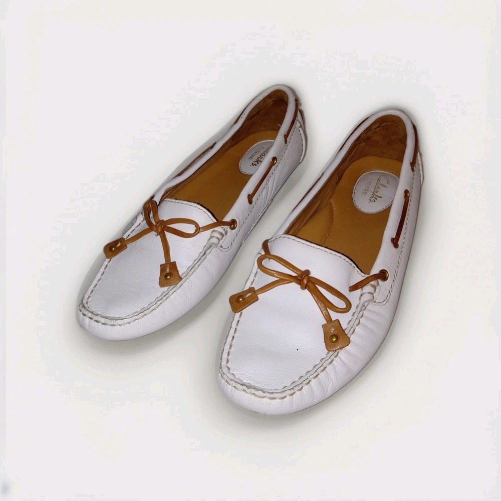 Clarks Artisan Loafers Women White Leather Bow Driving Moccasins Flats 6 1/2M